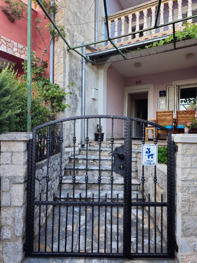 Apartman Lila Čunski Eksteriør bilde