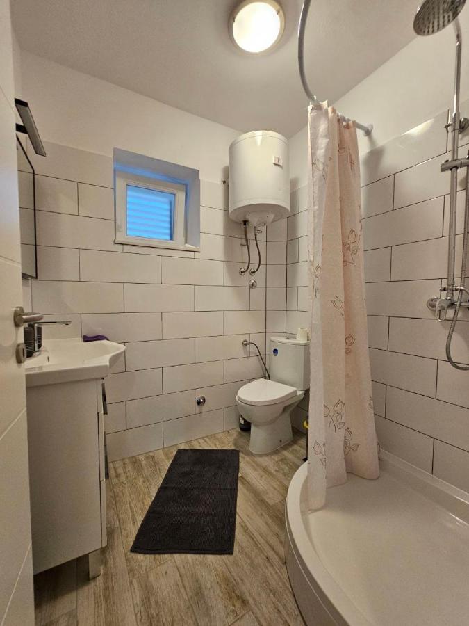 Apartman Lila Čunski Eksteriør bilde