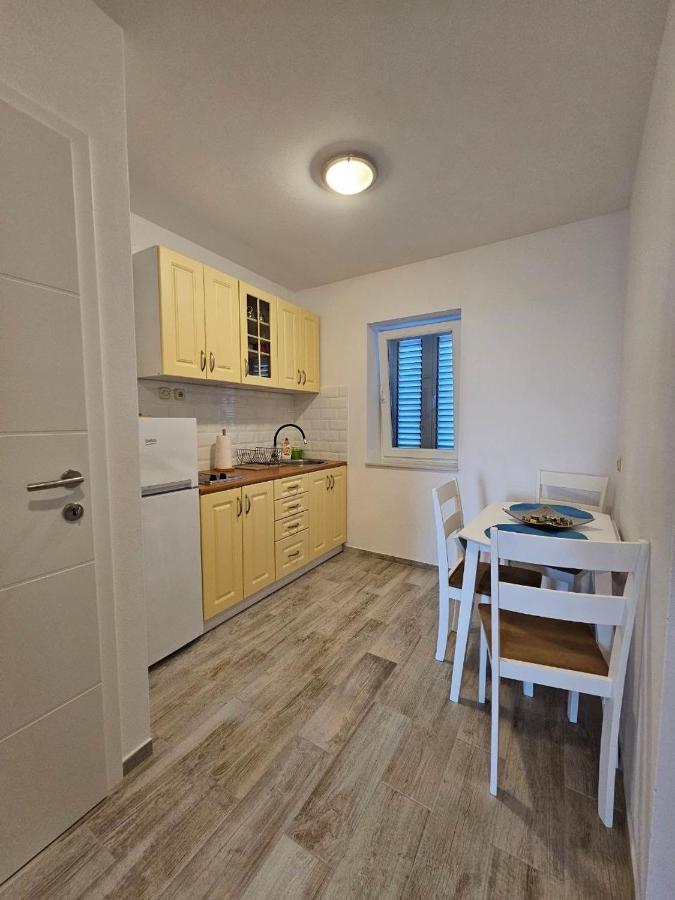 Apartman Lila Čunski Eksteriør bilde